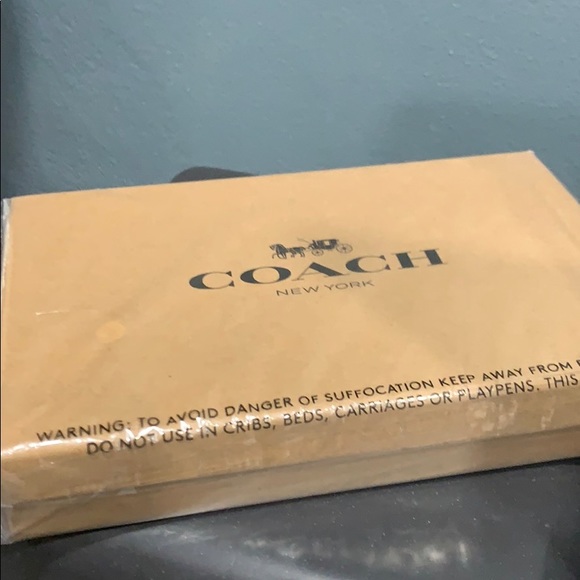 Compact ID Leather Wallet Gift set w/Key F64118 - Picture 6 of 7